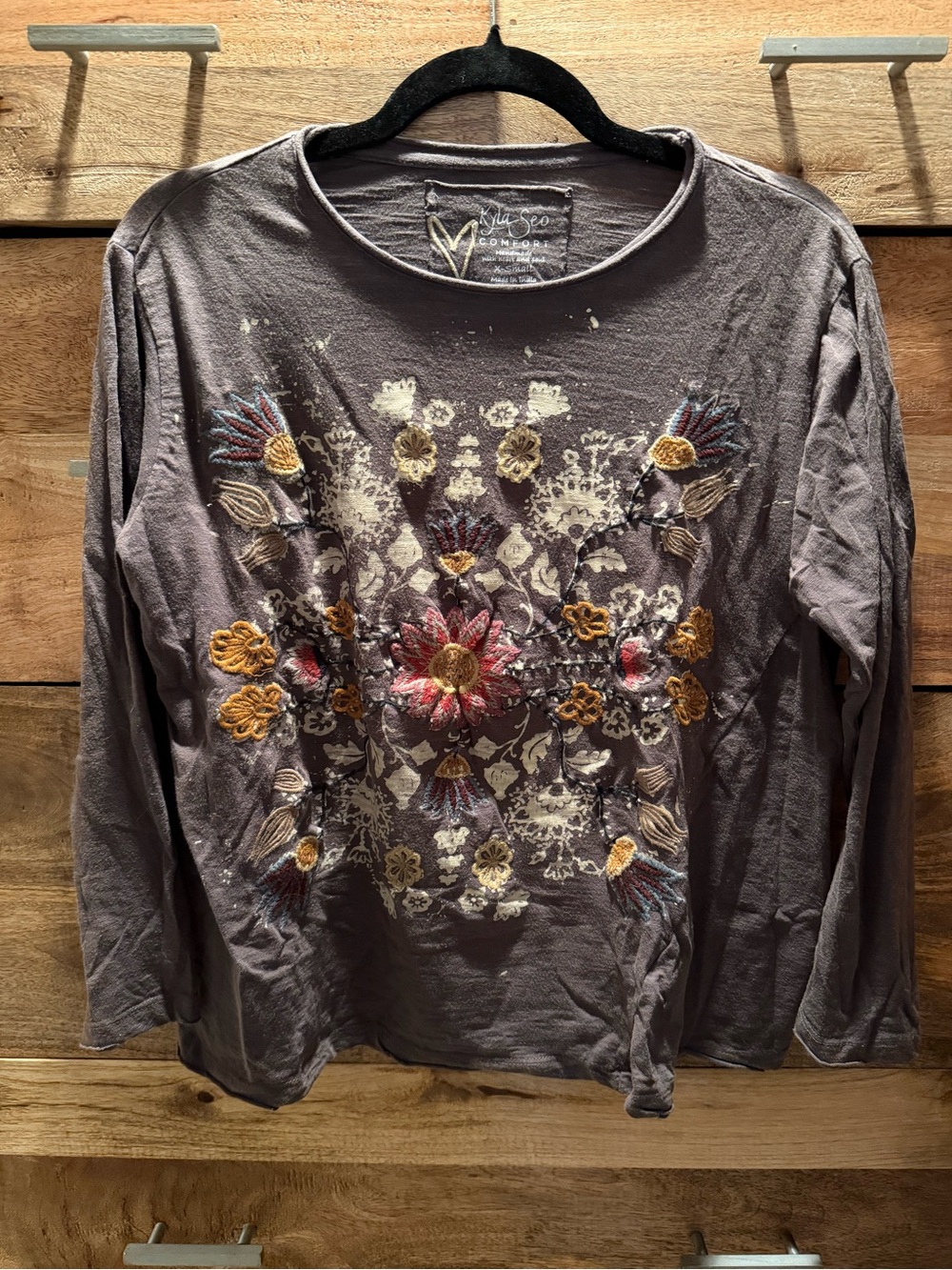 Embroidered Floral Long-Sleeve Top - Gray